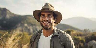 ai gegenereerd. ai generatief. knap Mens in hoed rugzak trekking wandelen portret landschap avontuur buitenshuis. grafisch kunst foto