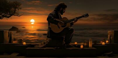 een Mens is spelen gitaar met mensen in de omgeving van een vuurplaats Bij zonsondergang foto