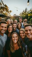 vrienden en familie nemen een groep foto