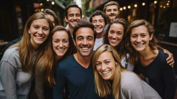 vrienden en familie nemen een groep foto