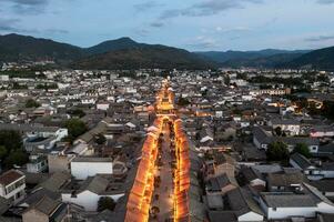 gebouwen en landschappen in weishan, Yunnan, China. foto