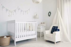 unisex minimalistische kinderkamer met wit wieg en elegant decoraties, generatief ai foto