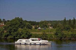 woonbootcruise op de rivier le lot in frankrijk foto