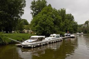 woonbootcruise op de rivier le lot in frankrijk foto