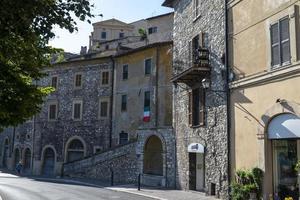 gebouwen van narni, italië, 2020 foto