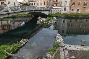 Romeinse brug over de Velino-rivier in de stad Rieti, Italië, 2020