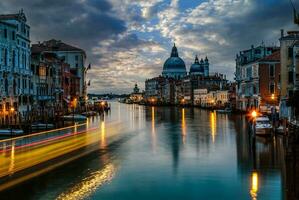 groots kanaal en basiliek de kerstman Maria della groet, Venetië, Italië foto