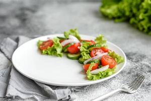 verse heerlijke salade met groenten foto