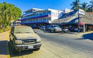 puerto escondido oaxaca Mexico 2023 typisch mooi kleurrijk toerist straat trottoir stad puerto escondido Mexico. foto