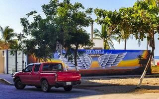 puerto escondido oaxaca Mexico 2023 typisch mooi kleurrijk toerist straat trottoir stad puerto escondido Mexico. foto