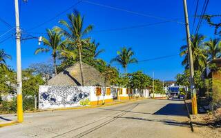 puerto escondido oaxaca Mexico 2023 typisch mooi kleurrijk toerist straat trottoir stad puerto escondido Mexico. foto