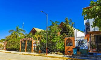 puerto escondido oaxaca Mexico 2023 typisch mooi kleurrijk toerist straat trottoir stad puerto escondido Mexico. foto