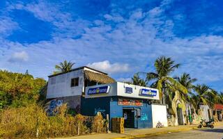 puerto escondido oaxaca Mexico 2023 typisch mooi kleurrijk toerist straat trottoir stad puerto escondido Mexico. foto