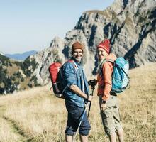 Oostenrijk, Tirol, gelukkig paar Aan een wandelen reis in de bergen foto