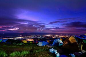 phu thap berk gedurende de zonsopkomst foto