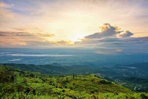 phu thap berk Bij zonsopkomst foto