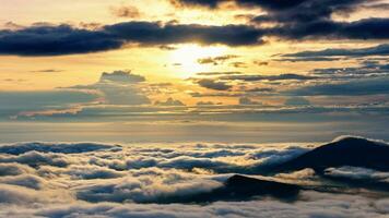 zonsopkomst Bij phu ruea nationaal park foto