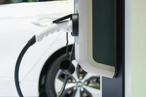 elektrische auto opladen, toekomst van transport