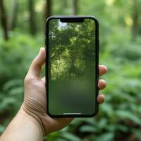 hand- Holding smartphone mockup sjabloon mobiel telefoon verticaal apparaat telefoon scherm toepassing foto