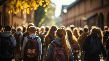 terug visie achter kinderen met rugzakken wandelen naar school- Aan een vallen ochtend- - generatief ai. foto