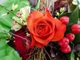 bruidsboeket met verschillende bloemen foto