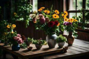 bloemen in vazen Aan een tafel in voorkant van een venster. ai-gegenereerd foto