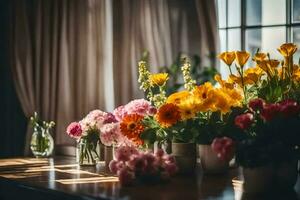 bloemen in vazen Aan een tafel in voorkant van een venster. ai-gegenereerd foto