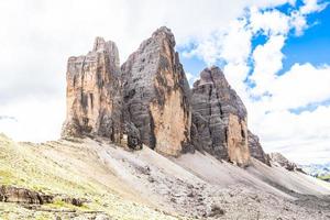 mijlpaal van de dolomieten - tre cime di lavaredo foto