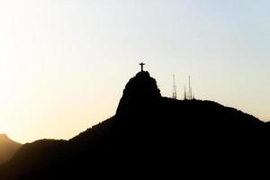 silhouet van standbeeld van Christus de Verlosser in Rio de Janeiro, Brazilië
