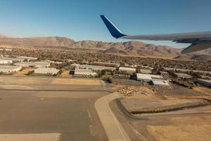 vliegen over Reno Nevada en de Rockies the