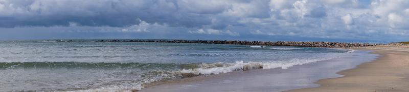 op het strand van blavand ho denemarken foto