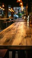 houten tafel oppervlakte tegen een wazig restaurant bar interieur verticaal mobiel behang ai gegenereerd foto