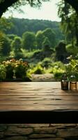 wildernis Scherm opstelling leeg houten tafel in park voor presentatie van producten temidden van natuur verticaal mobiel behang ai gegenereerd foto