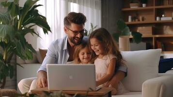 familie van vader, moeder en 2 dochters aan het leren Aan laptop Aan de sofa in de leven kamer Bij thuis.gemaakt door generatief ai foto