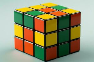 een 3x3 rubiks kubus weergeven levendig geel, oranje, en groen kleuren ai gegenereerd foto