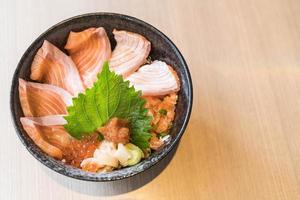 gemengde zalm donburi set - Japans eten