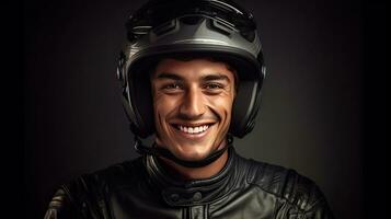 portret van een glimlachen mannetje fietser in leer jasje en motorfiets helm op zoek Bij camera. karten sport concept. generatief ai foto