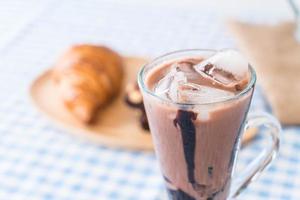 ijschocolade op tafel foto