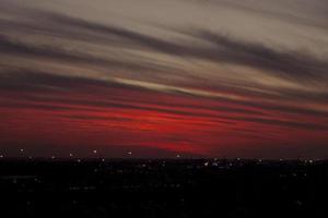 een gekke zonsondergang in Israël met uitzicht op het heilige land foto