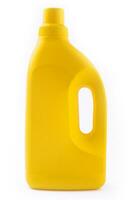 geel plastic wasmiddel fles geïsoleerd Aan wit achtergrond foto