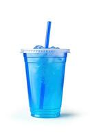blauw drinken in een plastic kop geïsoleerd Aan een wit achtergrond. nemen weg drankjes concept. ai gegenereerd foto