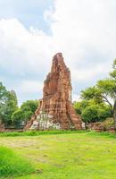 prachtige oude architectuur historisch van ayutthaya in thailand - verhoog de kleurverwerkingsstijl foto