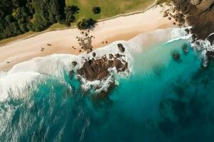 een antenne visie van een perfect wit strand foto