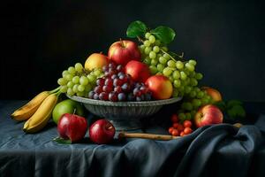 een kleurrijk fruit is weergegeven Aan een tafel foto