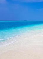 de indische oceaan bij de zandbankeilanden madivaru en finolhu in rasdhoo-atol, maldiven foto