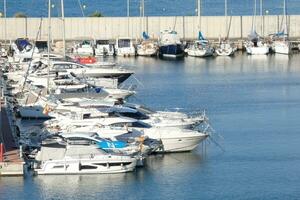 jachthaven en visvangst haven in de stad- van blanes Aan de Catalaans kust. foto