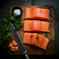 vers Zalm plakjes in dichtbij nabijheid naar de mes Aan een houten bord Aan de donker achtergrond van top visie. ai generatief foto