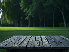 houten tafel en vervagen tropisch groen gras achtergrond, Product Scherm montage. hoog kwaliteit foto 8k fhd ai gegenereerd