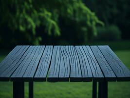 houten tafel en vervagen tropisch groen gras achtergrond, Product Scherm montage. hoog kwaliteit foto 8k fhd ai gegenereerd