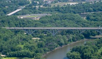 luchtfoto van de grote Amerikaanse stad minneapolis minnesotanes foto